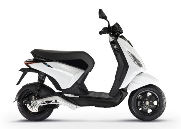 Piaggio 1 - elektrick&eacute; sk&uacute;try